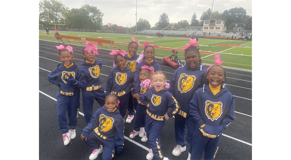 Pee Wee Team Cheerleaders